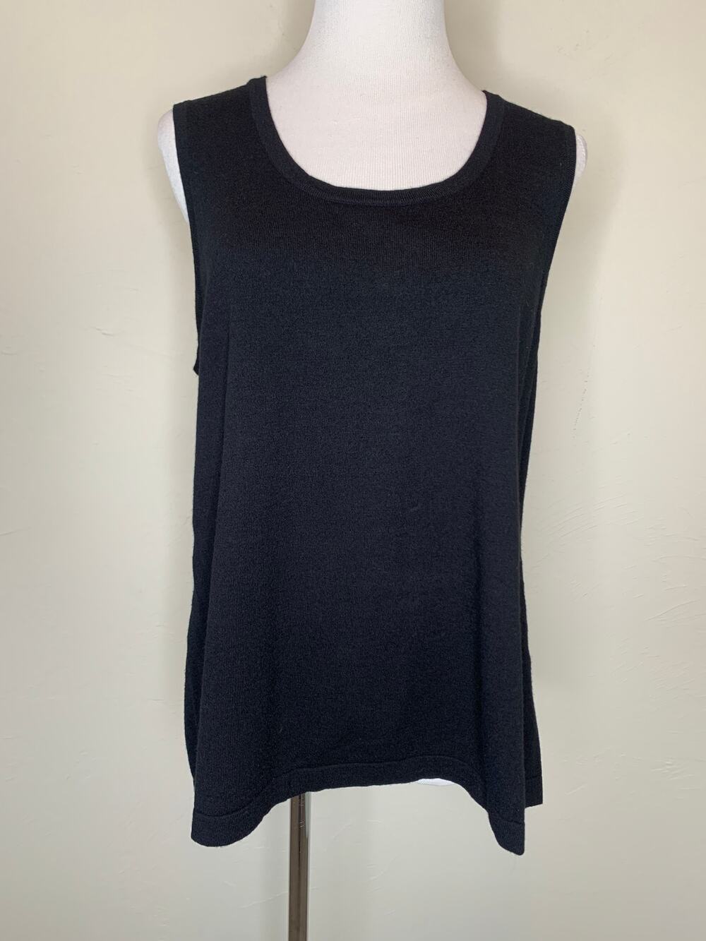 Chico’s Black Sweater Shell Size 3 Rayon Nylon XL